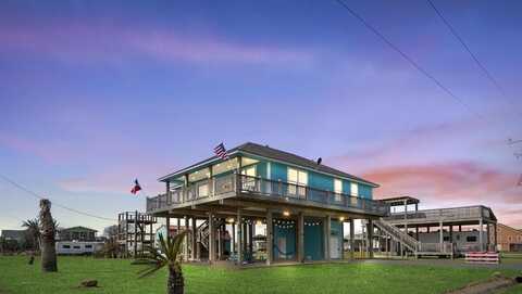 965 Gulf Shores Dr, Crystal Beach, TX 77650