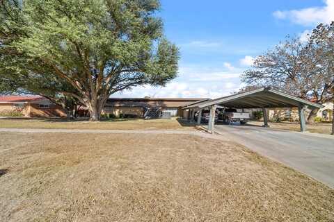 2727 E 25th St, Big Spring, TX 79720