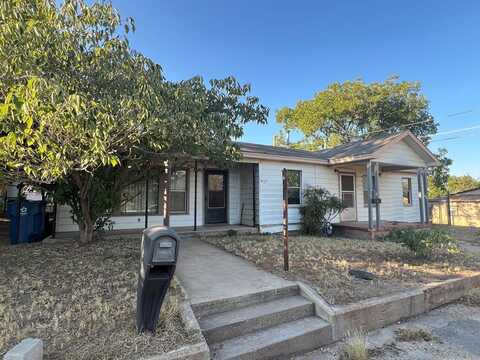 304 Normandy Lane, Sweetwater, TX 79556