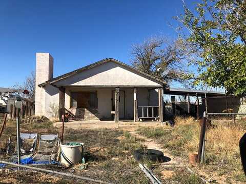 211 E 3rd St, Grandfalls, TX 79742