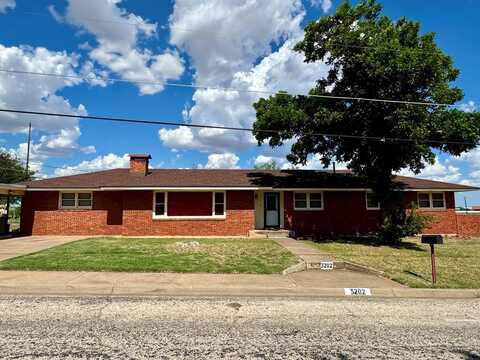 3202 Cherry St, Snyder, TX 79549