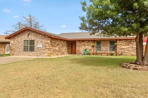 2428 N Cherokee Dr, Pampa, TX 79065