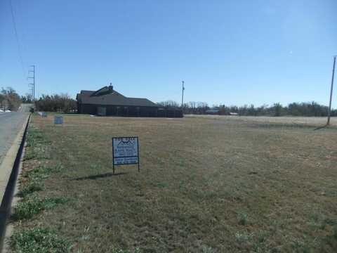 1720 E Harvester Ave, Pampa, TX 79065