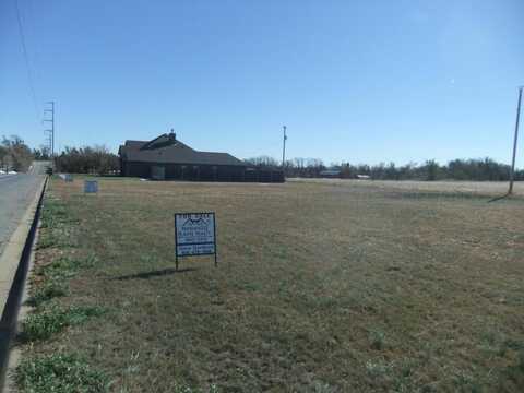 1714 E Harvester Ave, Pampa, TX 79065