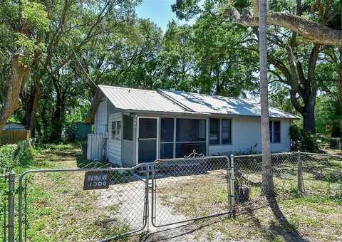 809 W SAUNDERS STREET, PLANT CITY, FL 33563