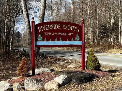 1127 Riverside Heights W, Pocono Lake, PA 18347