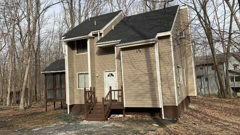 161 St Andrews Drive, Bushkill, PA 18324