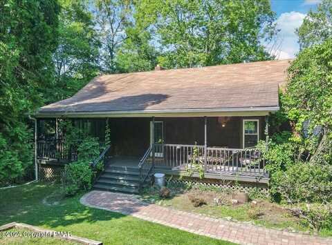 188 Olde Schoolhouse Road, Cresco, PA 18326