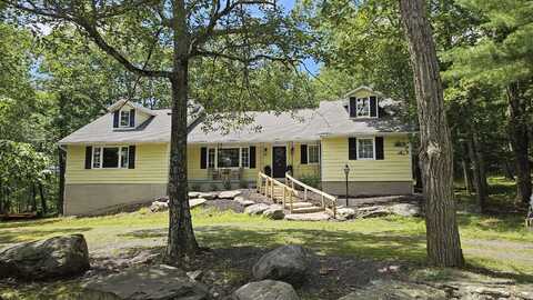 104 Haverhill Road, Buck Hill Falls, PA 18323
