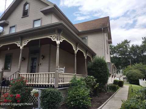 818 Thomas Street, Stroudsburg, PA 18360