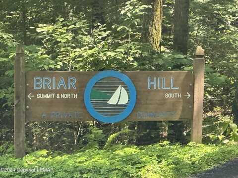 S Briar Hill, Paupack, PA 18438