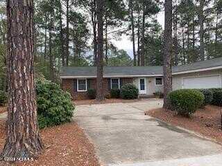 75 Merion Circle, Pinehurst, NC 28374