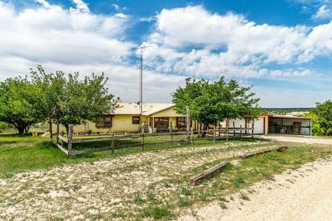 111 Lobo Dr, Silverton, TX 79257