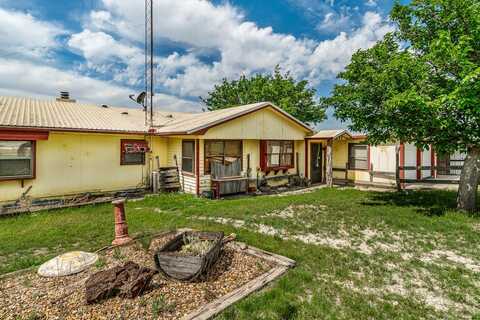 111 Lobo Dr, Silverton, TX 79257