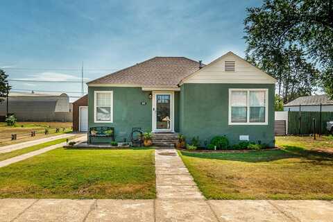 205 SW 3rd St, Dimmitt, TX 79027