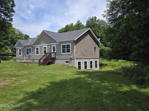 224 Old Racht Road, Waymart, PA 18472