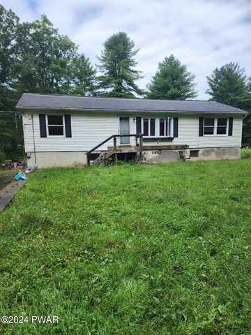 102 White Road, Blooming Grove, PA 18428