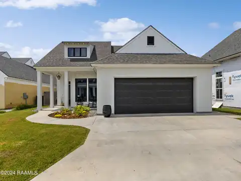 307 Harvest Creek Lane, Lafayette, LA 70508