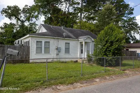 615 W Bertheaud Avenue, Opelousas, LA 70570