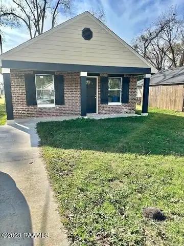 1419 W College Avenue, Opelousas, LA 70570