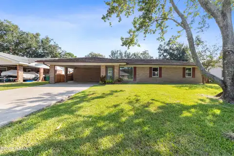 211 Claymore Drive, Lafayette, LA 70503