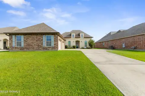 204 Meadowland Drive, Lafayette, LA 70507