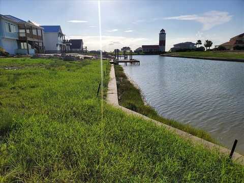 107 Mariner Dr, ROCKPORT, TX 78382