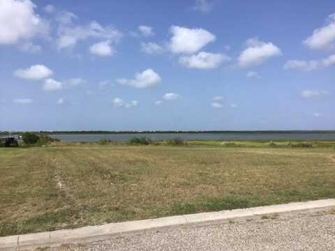 1 Northpointe Dr, ROCKPORT, TX 78382