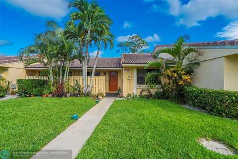 6732 Bridlewood Ct, Boca Raton, FL 33433