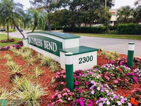 2316 S Cypress Bend Dr, Pompano Beach, FL 33069