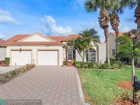 7915 Coral Pointe Dr, Delray Beach, FL 33446