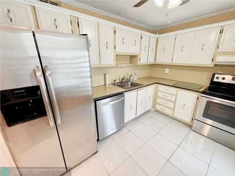 4141 NW 44th Ave, Lauderdale Lakes, FL 33319