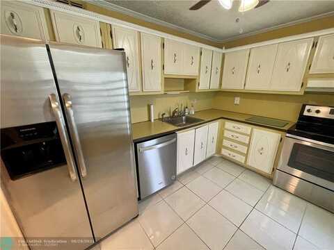 4141 NW 44th Ave, Lauderdale Lakes, FL 33319