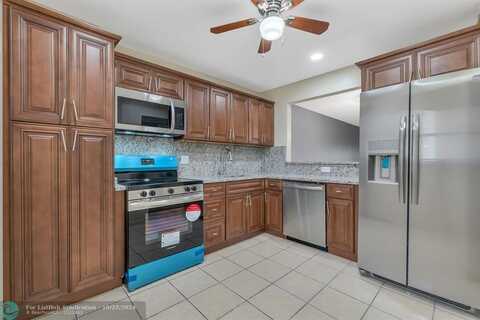 6101 N Falls Cir Dr, Lauderhill, FL 33319