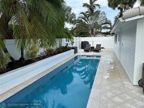 2409 NE 19th Ave, Wilton Manors, FL 33305