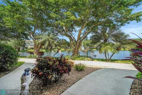 3530 NW 52nd Ave, Lauderdale Lakes, FL 33319