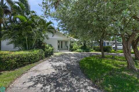 839 N Northlake Dr, Hollywood, FL 33019