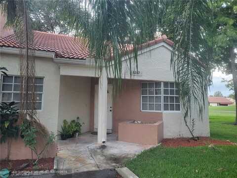 8289 NW 70th St, Tamarac, FL 33321