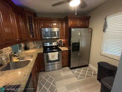 2851 Somerset, Oakland Park, FL 33311