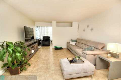 8401 Lagos De Campo Blvd, Tamarac, FL 33321