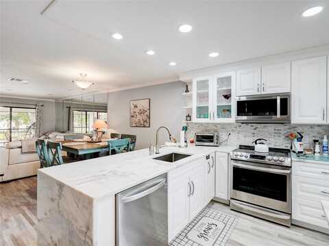 9261 Vista Del Lago, Boca Raton, FL 33428