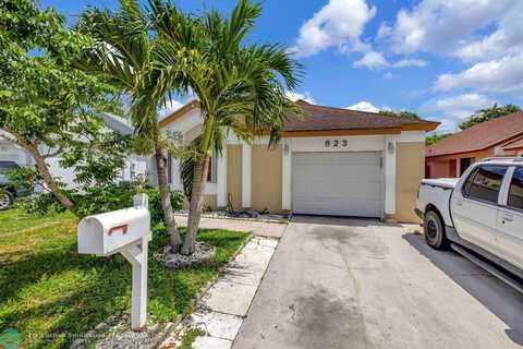 823 E Palm Run Dr, North Lauderdale, FL 33068