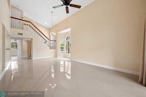 21201 Glenmoor Dr, West Palm Beach, FL 33409