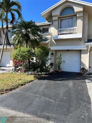 2043 Discovery Cir E, Deerfield Beach, FL 33442