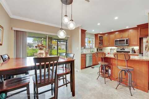 2043 Discovery Cir E, Deerfield Beach, FL 33442