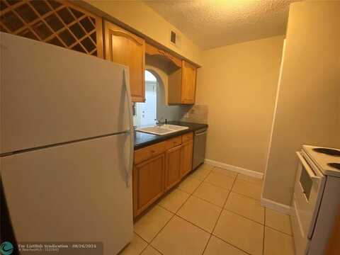 334 SW 86th Ave, Pembroke Pines, FL 33025