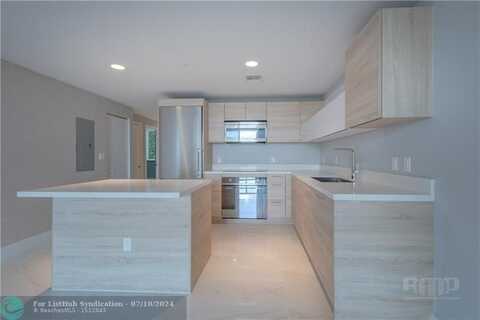 16385 Biscayne Blvd, North Miami Beach, FL 33160