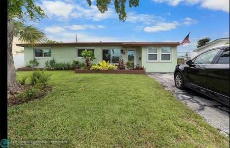 1317 SE 2nd Ave, Deerfield Beach, FL 33441