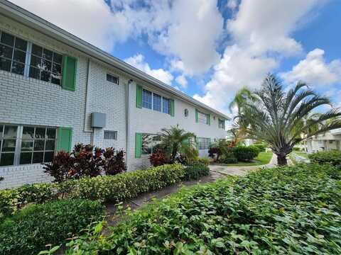 1821 NE 62nd St, Fort Lauderdale, FL 33308