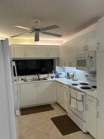 10133 NW 24th Pl, Sunrise, FL 33322